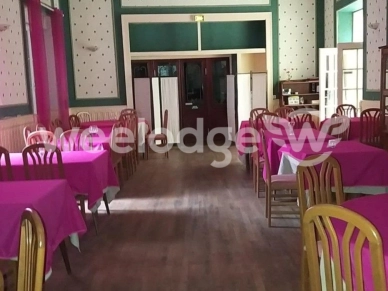 Local commercial à vendre de 600 m² à Saint-Gaultier