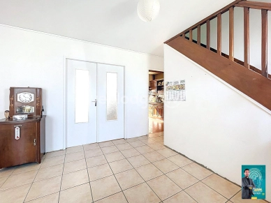 Maison à vendre 7 pièces de 134 m² à Jouy-le-Moutier