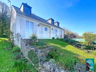 Maison à vendre 7 pièces de 134 m² à Jouy-le-Moutier