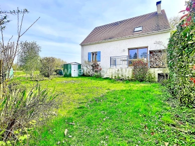 Maison à vendre 6 pièces de 142 m² à Jouy-le-Moutier
