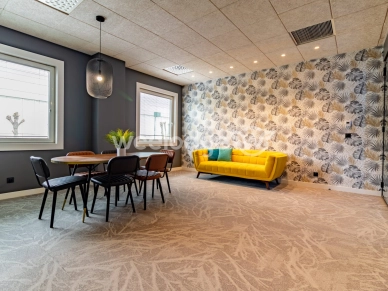 Local commercial à louer 3 pièces de 67 m² à Cergy