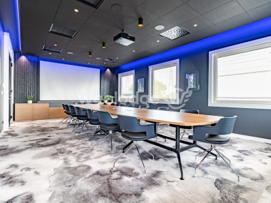 Local commercial à louer 9 pièces de 200 m² à Cergy