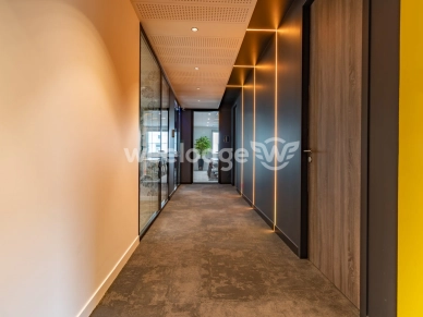 Local commercial à louer 9 pièces de 200 m² à Pontoise