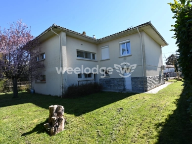 Maison à vendre 10 pièces de 122,65 m² à Clarac