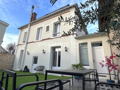 Maison à vendre 8 pièces de 165 m² à Mantes-la-Jolie