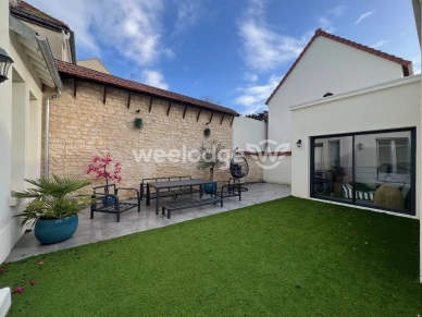 Maison à vendre 8 pièces de 165 m² à Mantes-la-Jolie