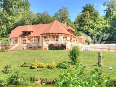 Maison à vendre 10 pièces de 380 m² à Pont-l'Évêque