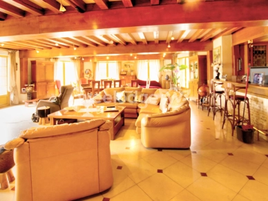 Maison à vendre 10 pièces de 380 m² à Pont-l'Évêque