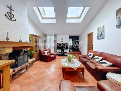 Maison à vendre 6 pièces de 136,58 m² à Éragny