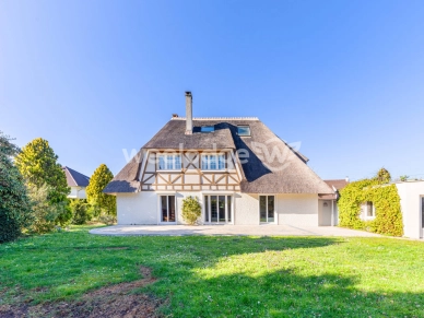 Maison à vendre 9 pièces de 210 m² à Conflans-Sainte-Honorine