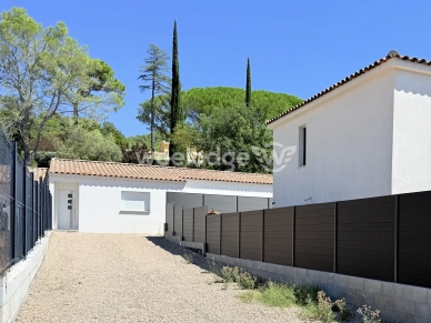 Maison à vendre 5 pièces de 105,37 m² à Tourrettes