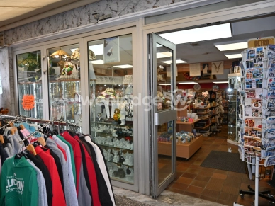 Local commercial à vendre 3 pièces de 64 m² à Bagnères-de-Luchon