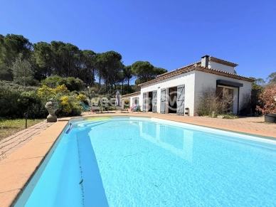 Maison à vendre 7 pièces de 185 m² à Fayence