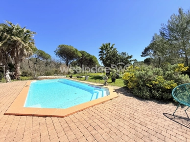 Maison à vendre 7 pièces de 185 m² à Fayence
