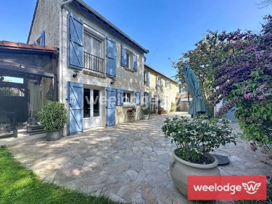 Maison à vendre 7 pièces de 166 m² à Jouy-le-Moutier