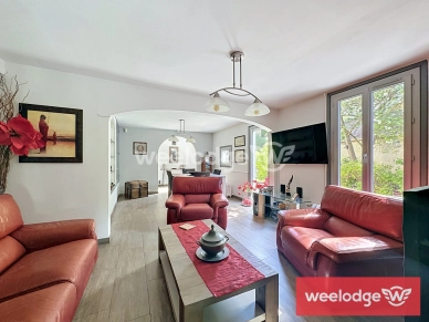 Maison à vendre 7 pièces de 166 m² à Jouy-le-Moutier