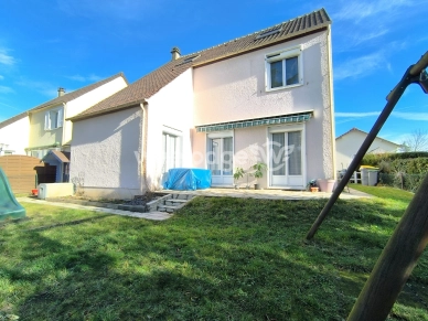 Maison à vendre 8 pièces de 161,05 m² à Conflans-Sainte-Honorine