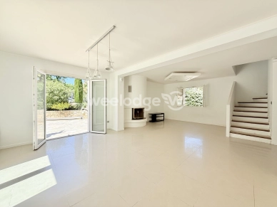 Maison à vendre 6 pièces de 145 m² à Les Adrets-de-l'Estérel