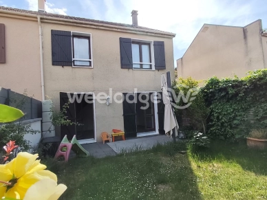 Maison à vendre 5 pièces de 93 m² à Plaisir