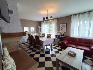 Maison à vendre 5 pièces de 114 m² à Saint-Hilaire-sur-Helpe