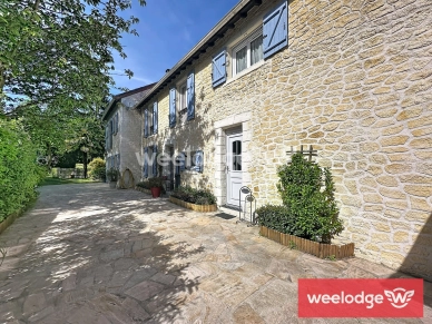 Maison à vendre 7 pièces de 166 m² à Jouy-le-Moutier