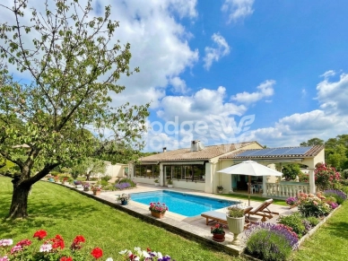 Maison à vendre 9 pièces de 225 m² à Montauroux