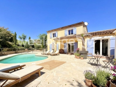 Maison à vendre 6 pièces de 145 m² à Les Adrets-de-l'Estérel