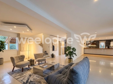 Maison à vendre 6 pièces de 145 m² à Les Adrets-de-l'Estérel