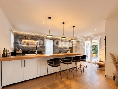 Maison à vendre 6 pièces de 145 m² à Les Adrets-de-l'Estérel