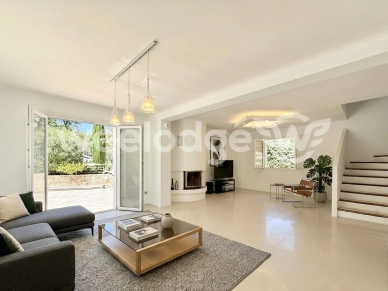 Maison à vendre 6 pièces de 145 m² à Les Adrets-de-l'Estérel