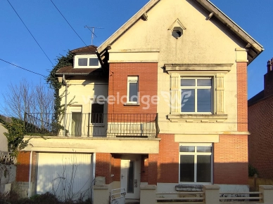 Maison vendu 6 pièces de 157 m² à Avesnelles
