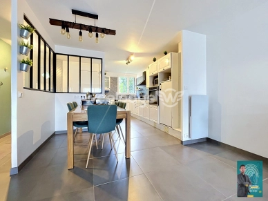 Maison à vendre 6 pièces de 100 m² à Jouy-le-Moutier