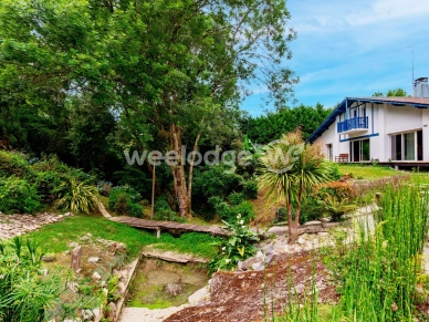Maison à vendre 8 pièces de 170 m² à Mouguerre