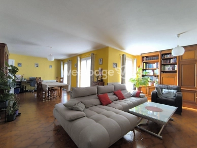 Maison à vendre 8 pièces de 161,05 m² à Conflans-Sainte-Honorine