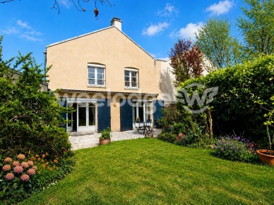Maison à vendre 5 pièces de 107 m² à Voisins-le-Bretonneux
