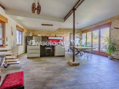 Maison à vendre 12 pièces de 283 m² à Maurecourt
