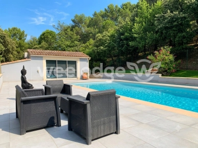 Maison à vendre 6 pièces de 150 m² à Saint-Laurent-des-Arbres