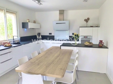 Maison à vendre 6 pièces de 150 m² à Saint-Laurent-des-Arbres