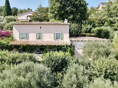 Maison à vendre 8 pièces de 214 m² à Montauroux
