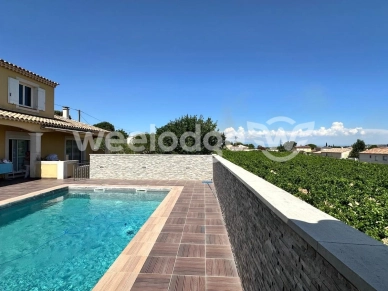 Maison à vendre 4 pièces de 149 m² à Rochefort-du-Gard