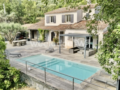 Maison à vendre 8 pièces de 169 m² à Tourrettes