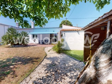 Maison à vendre 5 pièces de 101,43 m² à Saint-Hilaire-de-Riez