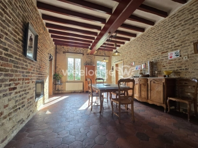 Maison vendu 7 pièces de 164 m² à Charonville