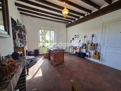 Maison vendu 7 pièces de 164 m² à Charonville