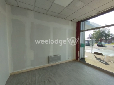 Local commercial vendu 4 pièces de 80 m² à Formerie