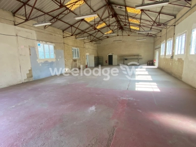 Local commercial vendu 4 pièces de 300 m² à Morières-lès-Avignon