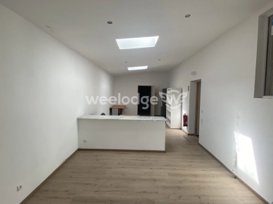 Local commercial vendu 4 pièces de 300 m² à Morières-lès-Avignon