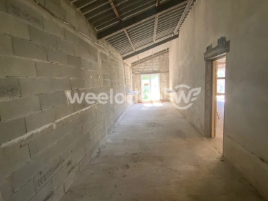 Local commercial vendu 4 pièces de 300 m² à Morières-lès-Avignon