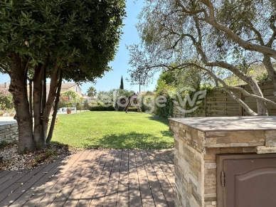 Maison à vendre 5 pièces de 160 m² à Entraigues-sur-la-Sorgue
