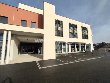 Local commercial loué 1 pièces de 35 m² à Mazan
